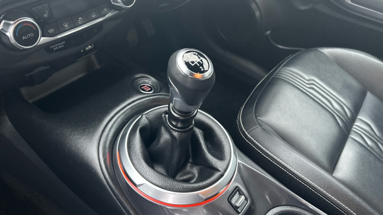 Nissan Juke 1.0 DiG-T 114 Tekna 5dr Petrol Hatchback